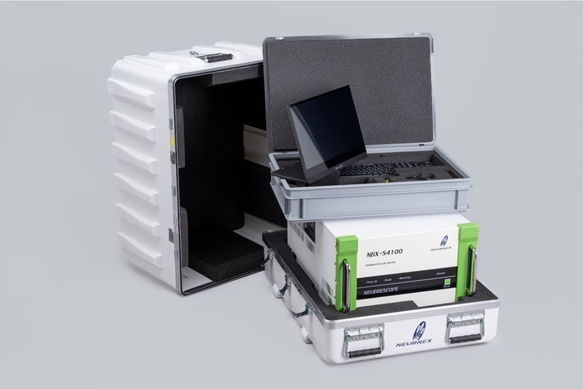 Neubrescope in Transportbox with Equipment out of the box
